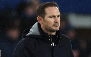 Frank Lampard giúp Everton trụ hạng