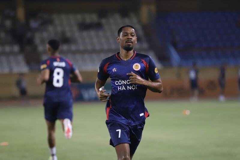 Hậu vệ chính thức nhập quốc tịch Việt Nam