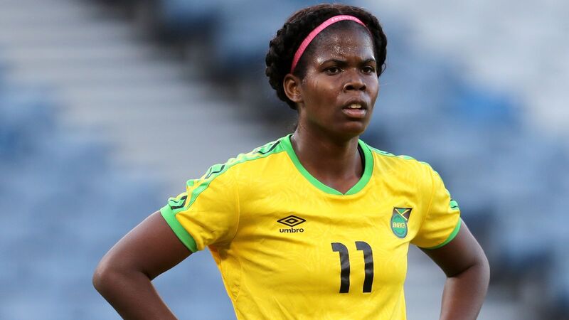 Nữ cầu thủ trong màu áo đội tuyển Jamaica