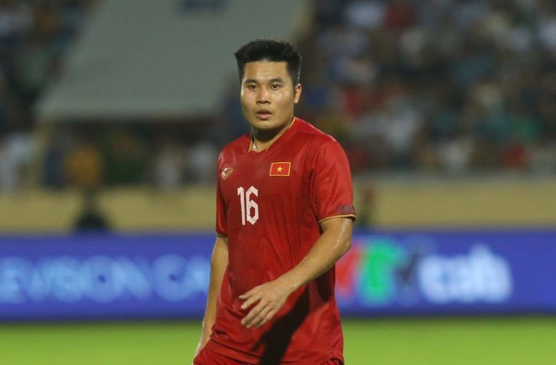 Sự tiến bộ không ngừng tại V.League giúp anh trở thành nhân tố sáng giá nơi hành lang phải