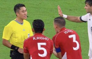 AFC bị chỉ trích vì thiếu phản hồi trước đề nghị sử dụng trọng tài trung lập